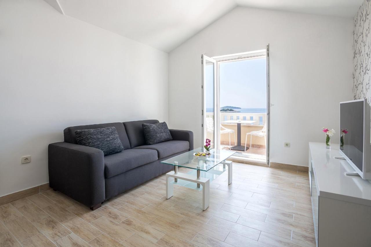 Apartments And Rooms With Parking Space Rogoznica - 10339 Exteriér fotografie